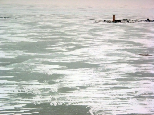 Jään peittämää merta.