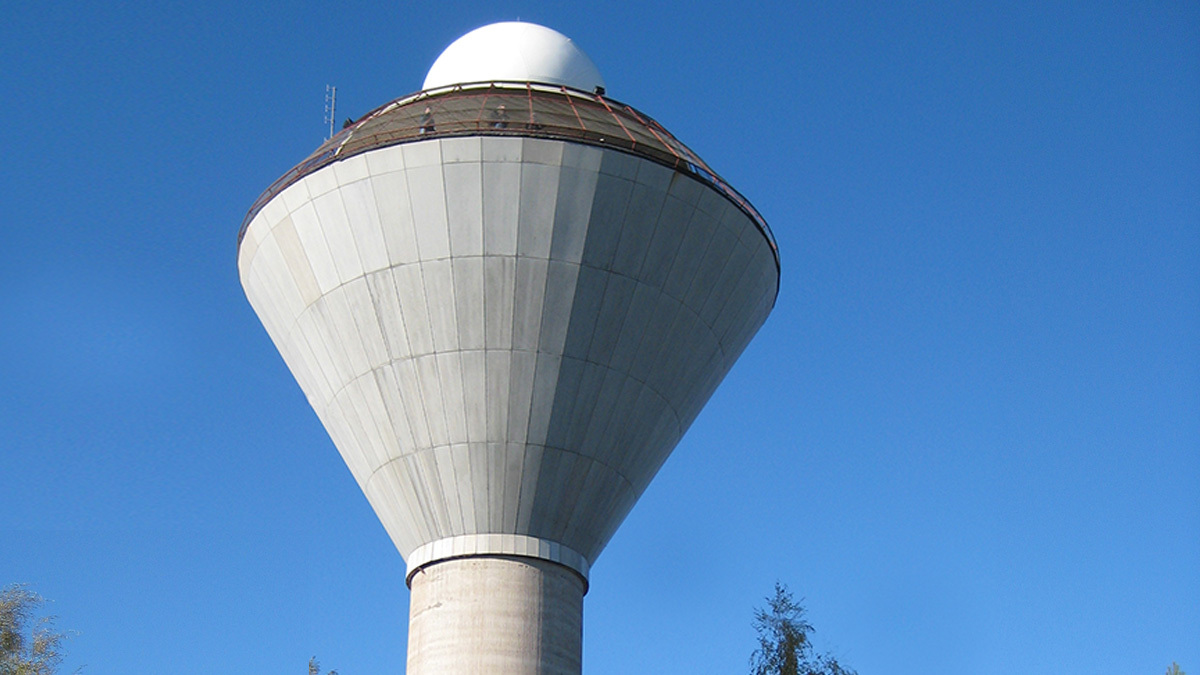 Ikaalisten vesitornin katolla sijaitseva säätutka
