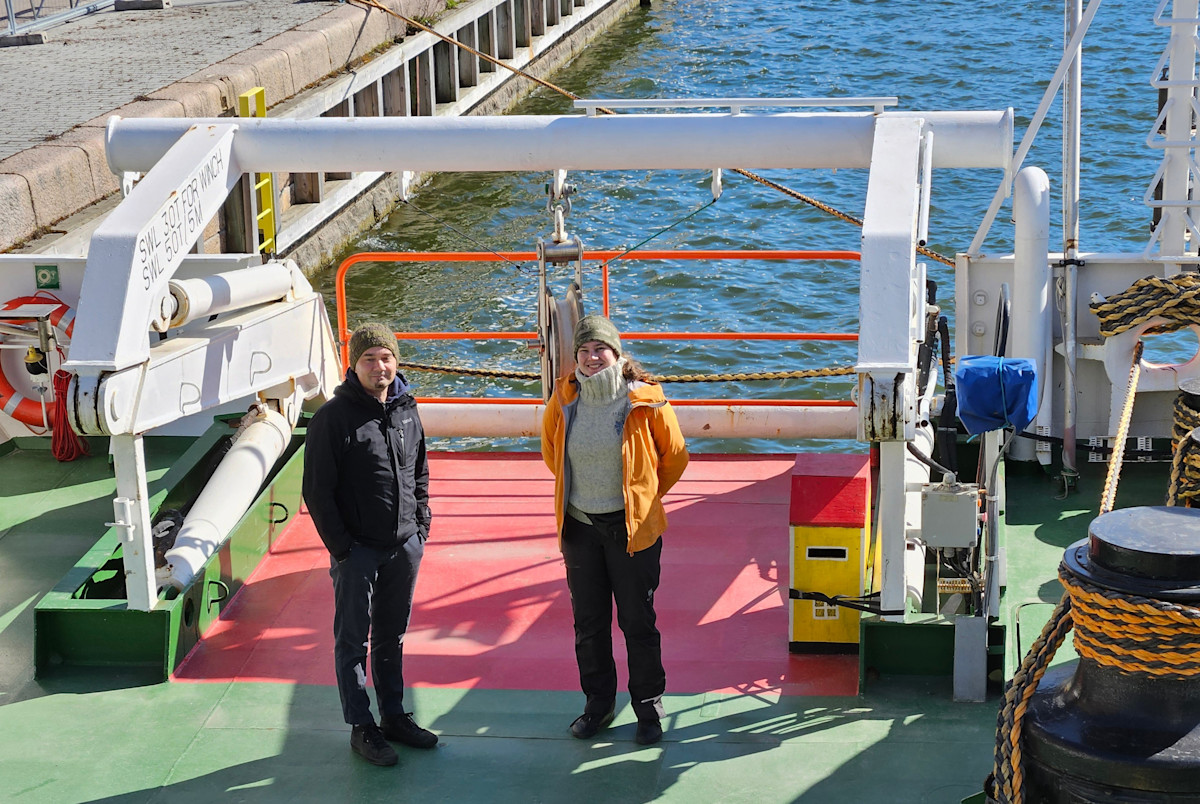 André Welti and Linnea Mustonen on board of research Vessel Aranda