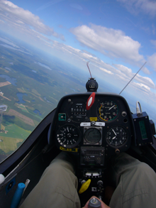 Purjelentokoneesta sisältä otettu kuva.