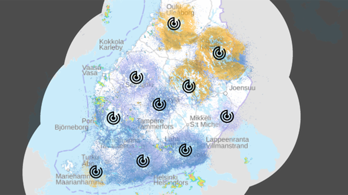 Suomen karttakuvassa Etelä- ja Keski-Suomessa näkyy paljon muuttolintuja, pohjoisempana hyönteisiä.