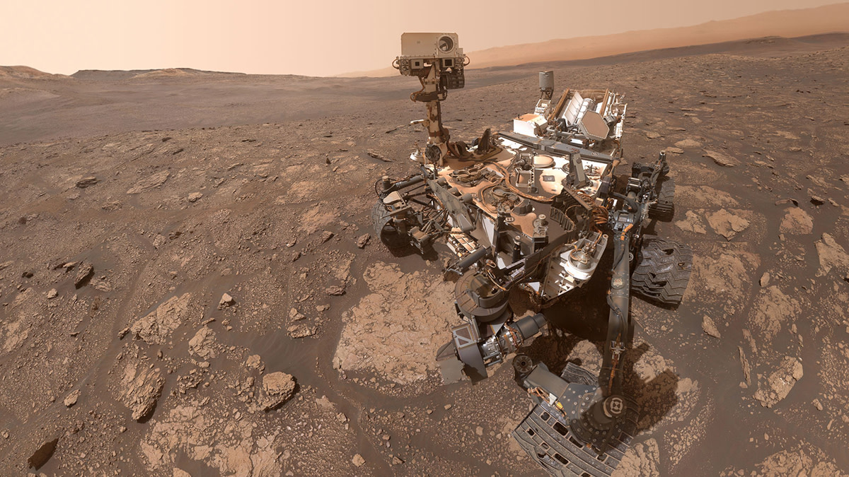 Kuusipyöräisen Mars Curiosity -mönkijän "selfie" Marsin pinnalla. Mönkijän mukana oleva sääasema mittaa Marsin säätä mm. kosteutta ja painetta.